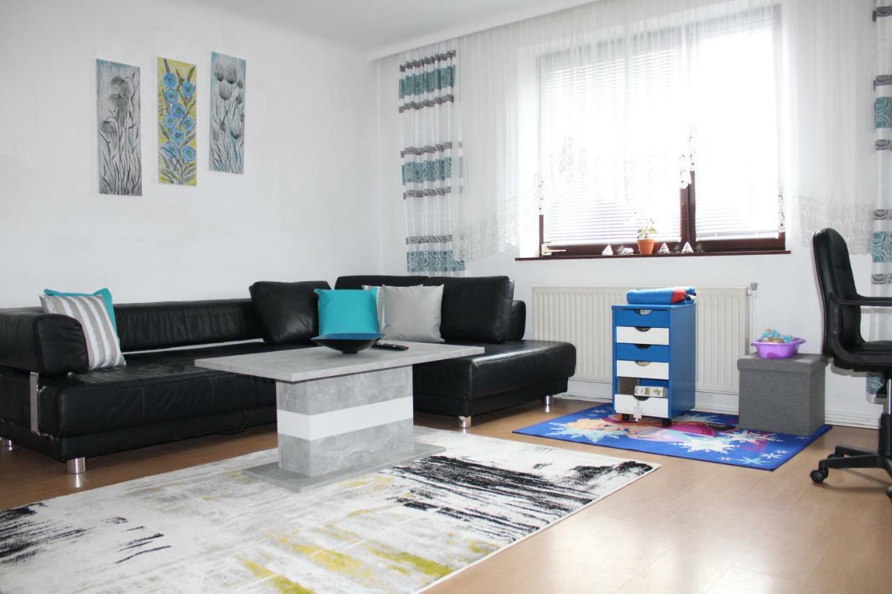Holiday House Huszar พาร์นดอร์ฟ ภายนอก รูปภาพ